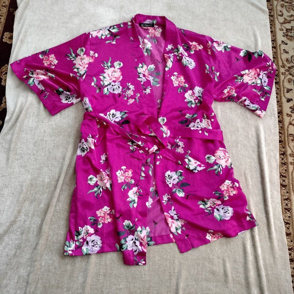INC Fuschia Satin Floral Kimono Bathrobe Dressing Robe Size Small